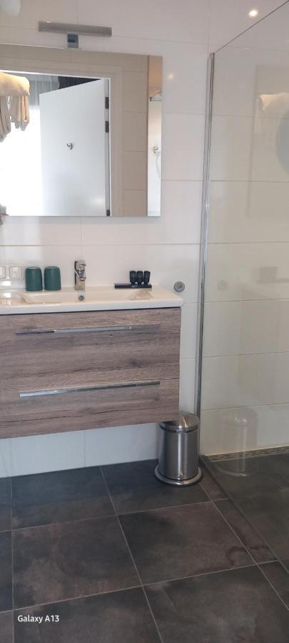 Anna'S Zusje Boetiekhotel Harlingen Bagian luar foto